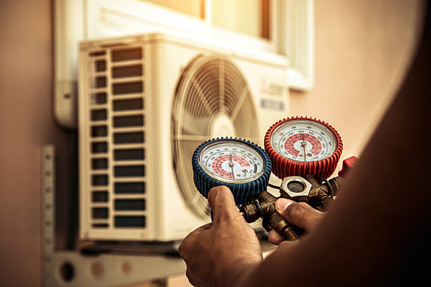 Professional Ac Installation technician working in Mars Hill, NC
